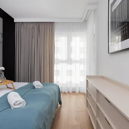 Powstancow Warszawskich Stylish With Balcony By Renters Prestige アパート グダニスク