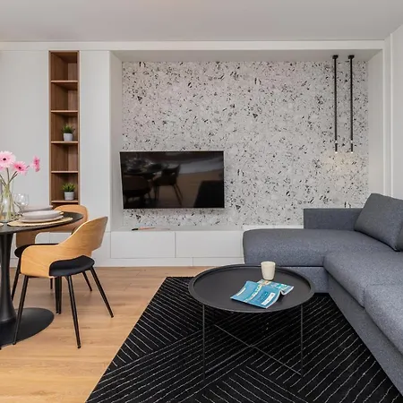 アパート Powstancow Warszawskich Stylish With Balcony By Renters Prestige